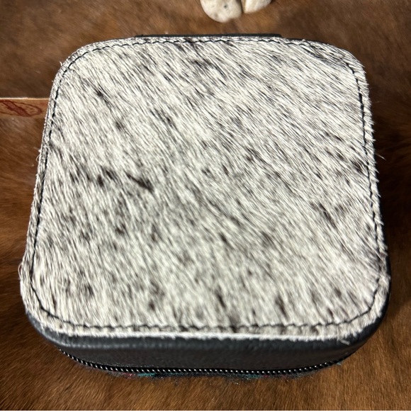 Jewelry box with hair on hide and saddle blanket - Picture 5 of 8